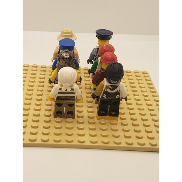 LEGO Minifigure Mixed Lot of 8 and Head Gear C0476 - Picture 4 of 9
